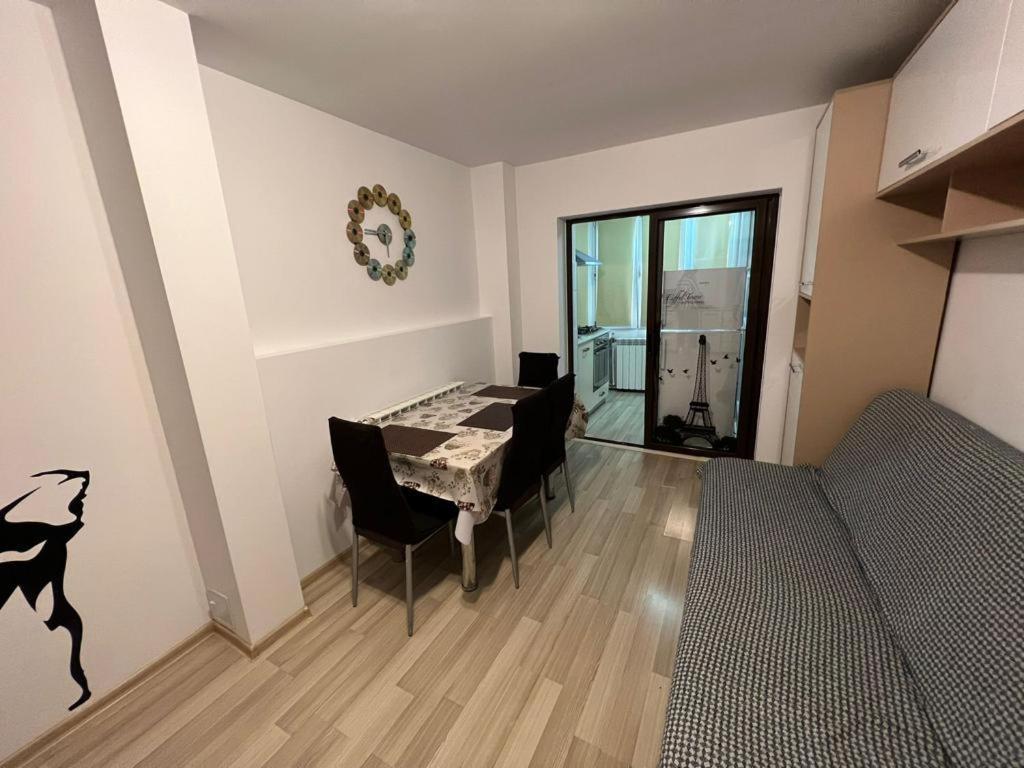2 Bedrooms Apartment. Gałacz Zewnętrze zdjęcie